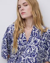 Camicia con scollo a V floreale blu indaco